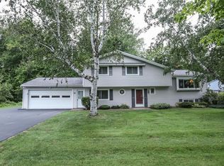 33 Bryn Mawr Rd, Rochester, NY 14624