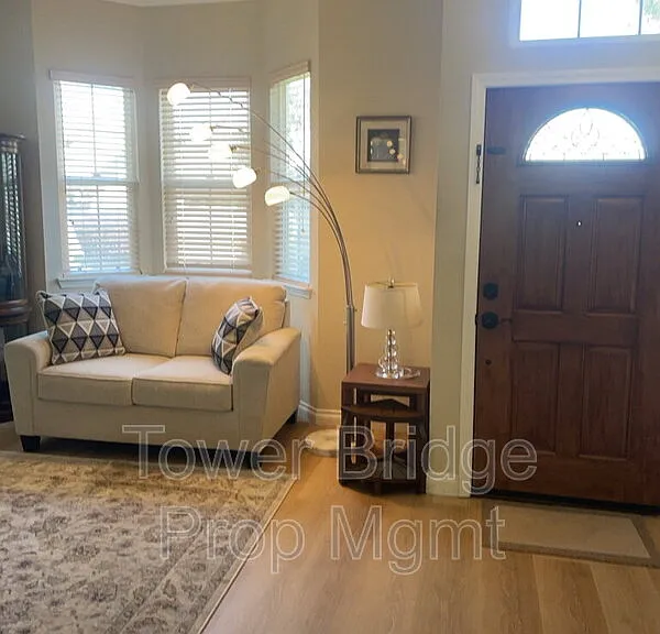 12040 Gold Pointe Ln — Photo 4