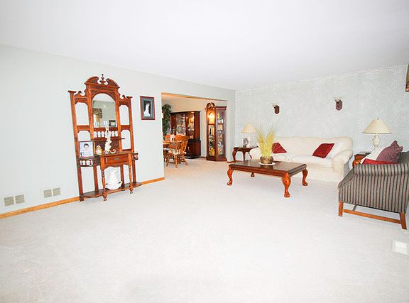 4th image of 5808 Highland Dr