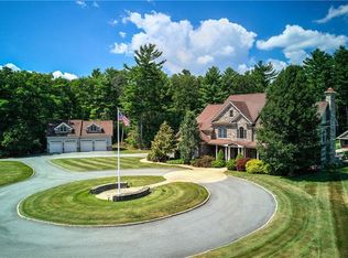 3 Brayton Woods Dr, Rehoboth, MA 02769