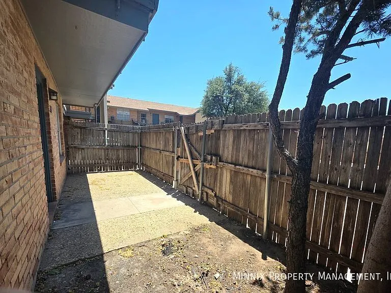 Whispering Oaks 1904 N. Midland — Photo 44