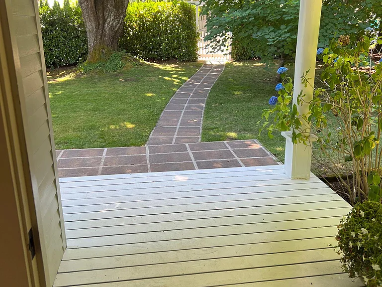 10214 SW Burton Dr — Photo 4
