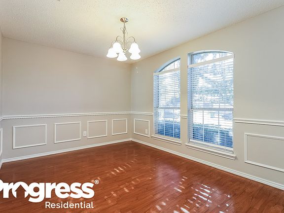 4th image of 529 Berryhill Dr