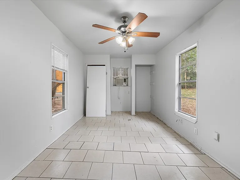 1409 Clifford Ave — Photo 17