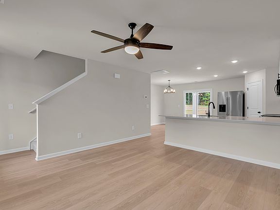 3rd image of 1295 N Highway 101 Lot 3