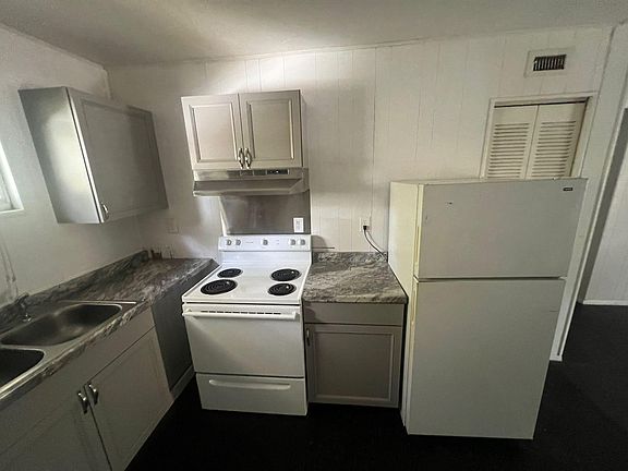 2nd image of 717 SE 5th Ave #2