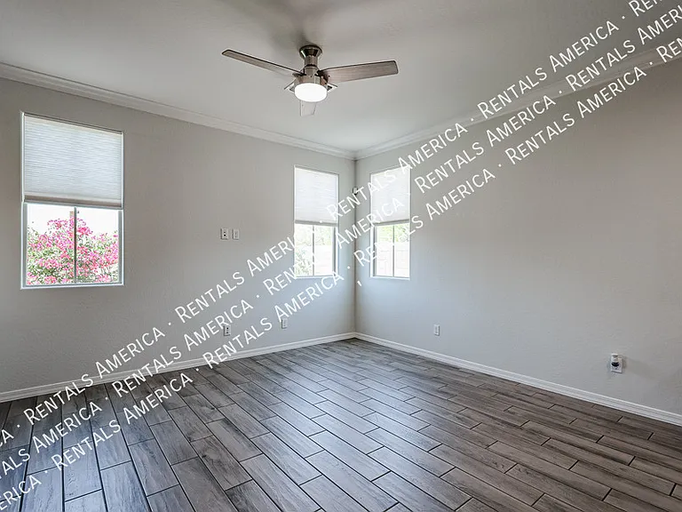 1930 S Sycamore Pl — Photo 18