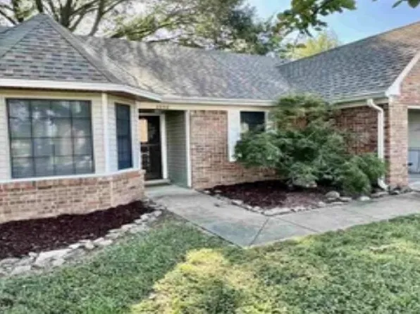 2240 Hometown Dr, Memphis, TN 38133