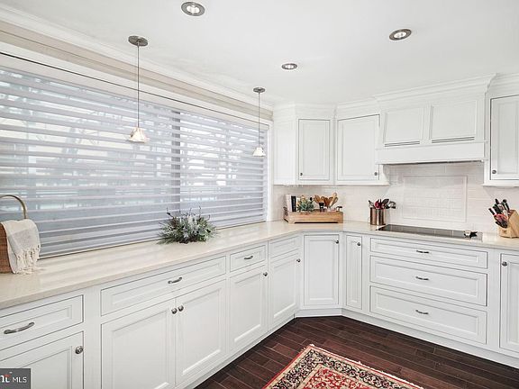 2nd image of 7 N Chris Columbus Blvd #232