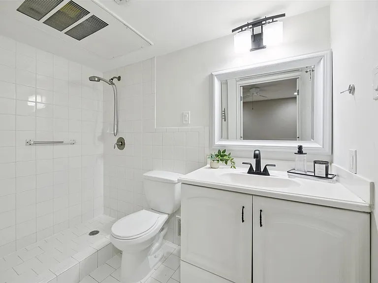4044 Buena Vista St #117 — Photo 12