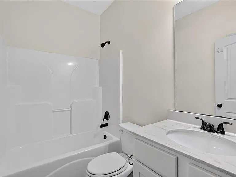80 Whitley Ct — Photo 17