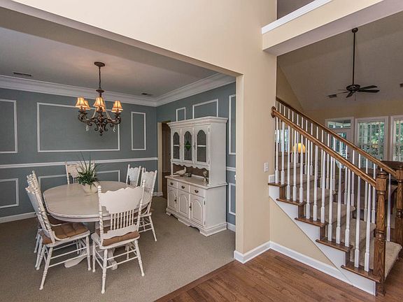 4th image of 2928 Riverwood Dr