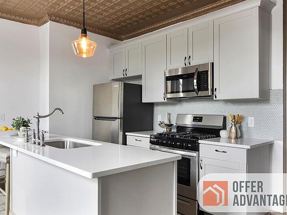 2nd image of 100 Florida St