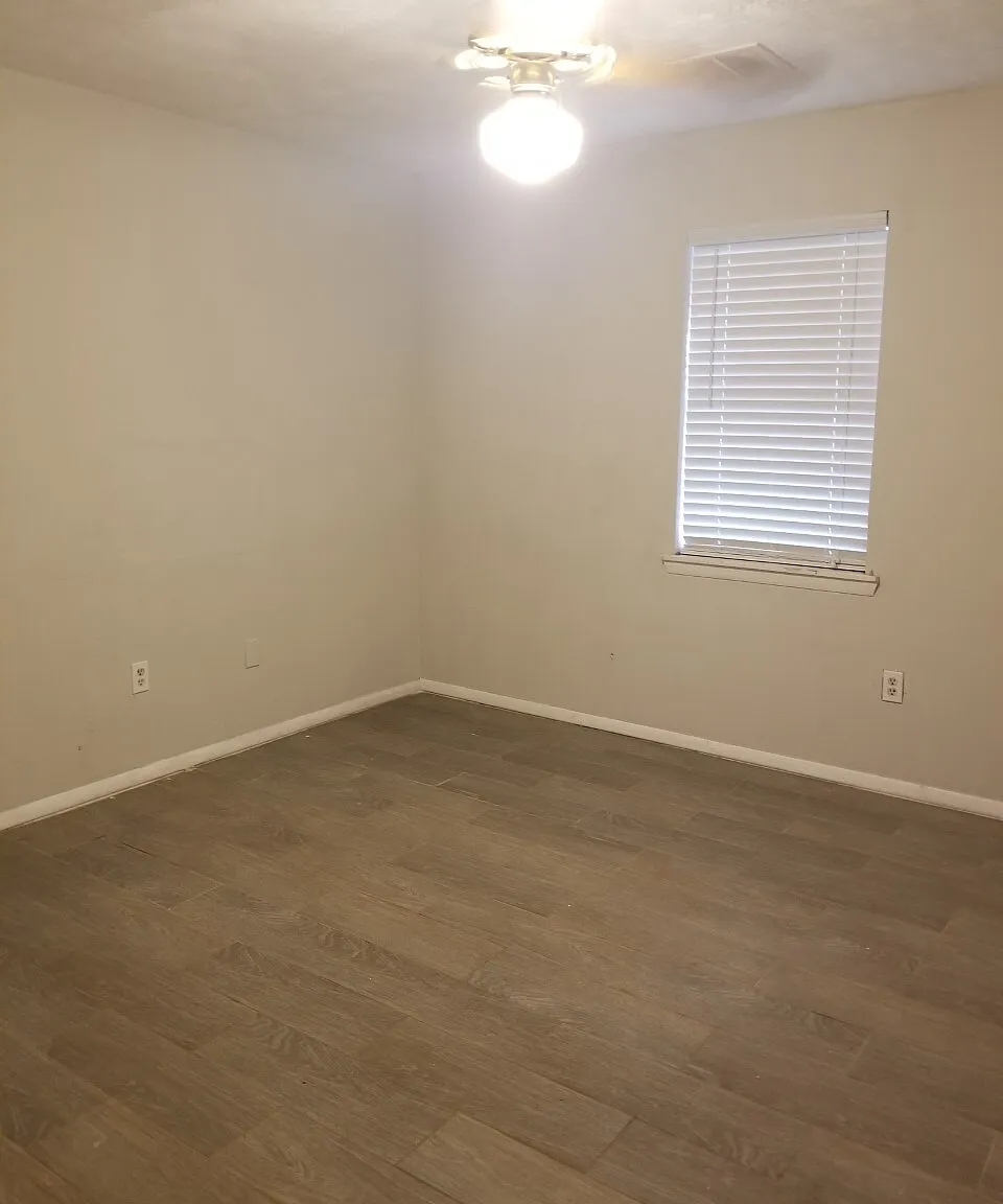 1330 White Oak Drive - 1330,... — Photo 2