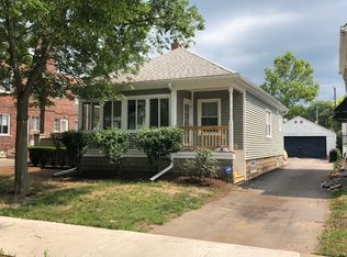 812 Saint Clair St, Grosse Pointe, MI 48230