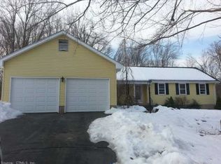 8 Blue Ridge Dr, Vernon, CT 06066