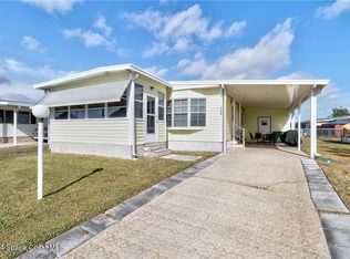942 Wren Cir, Barefoot Bay, FL 32976