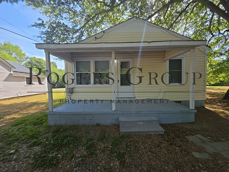 710 Roberson St — Photo 1
