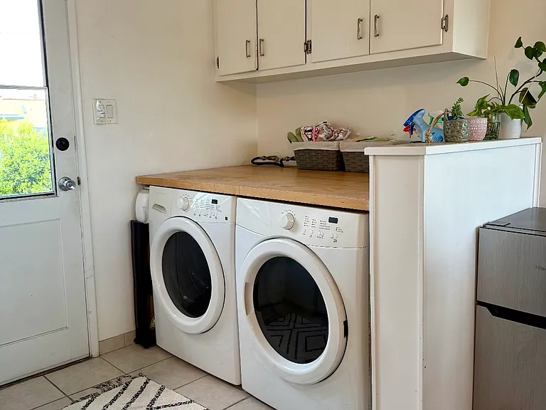 204 Termino Ave #B — Photo 8