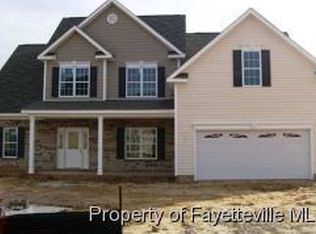 4025 Hunting Path Dr, Hope Mills, NC 28348