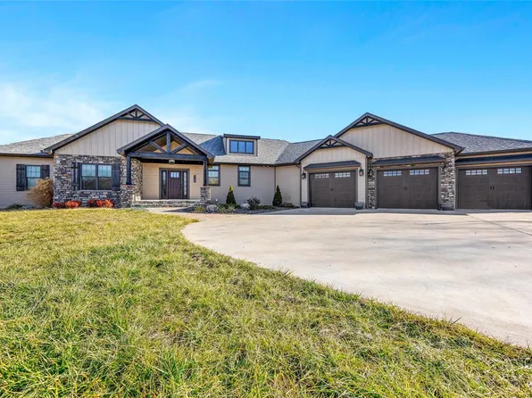 726 Hidden Lakes Rd, Du Quoin, IL 62832