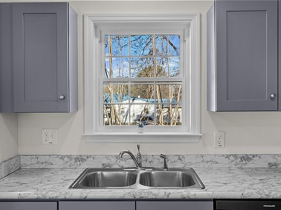 4th image of 466 S Main St