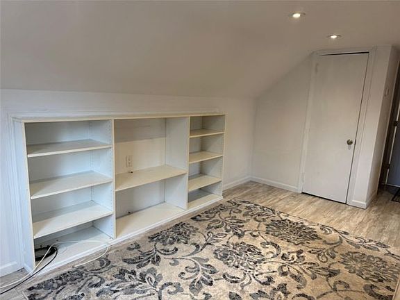4th image of 22 Lincoln Pl #2
