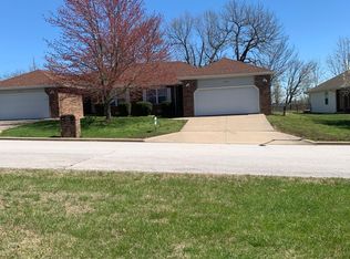 1229 W Bluegrass Rd, Nixa, MO 65714