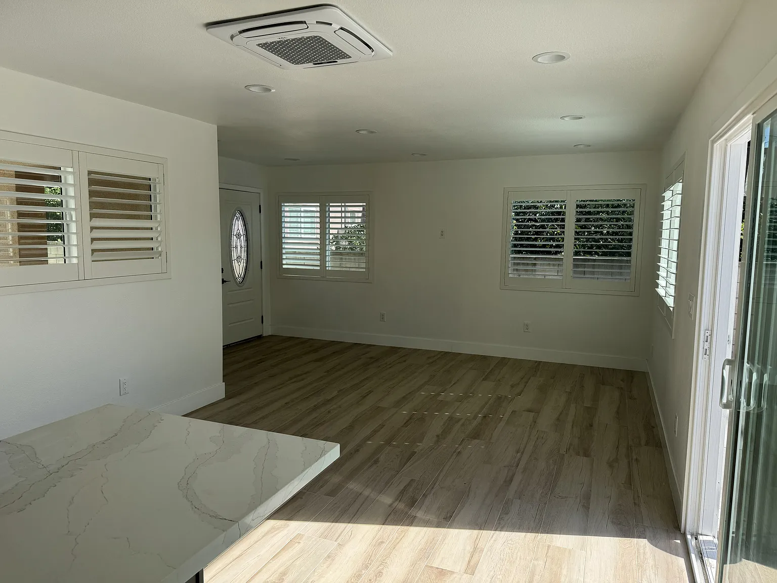 3 bed, 1100 sqft, $3,500 — Photo 1