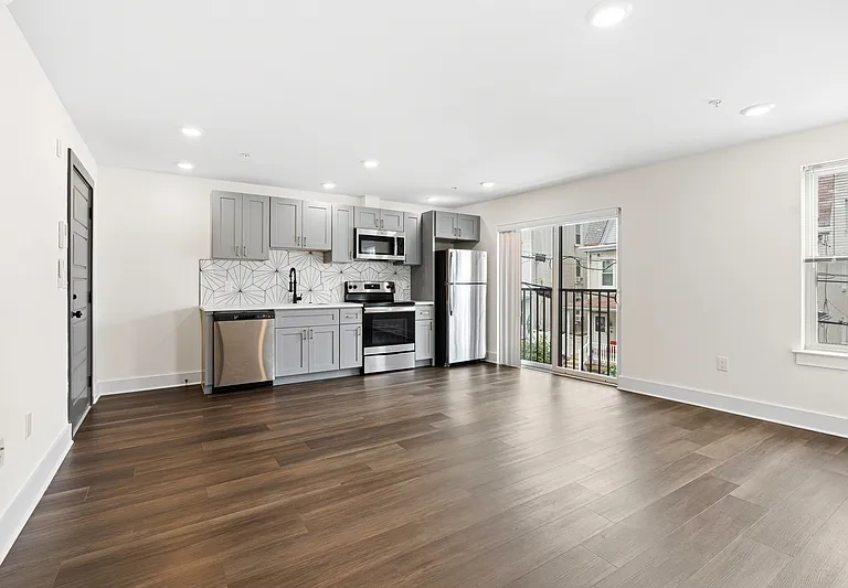 7620 Ridge Ave #14 — Photo 2