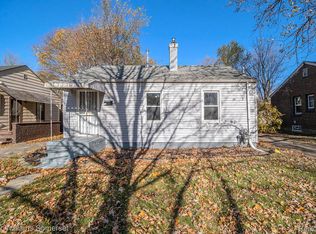 18591 Kingsville St, Harper Woods, MI 48225