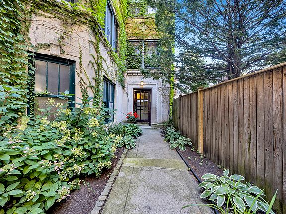 3rd image of 1225 W Granville Ave APT 3A