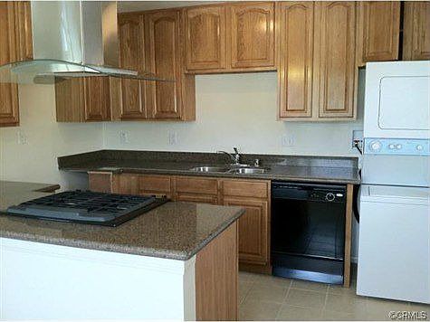 4th image of 251 E 1st St