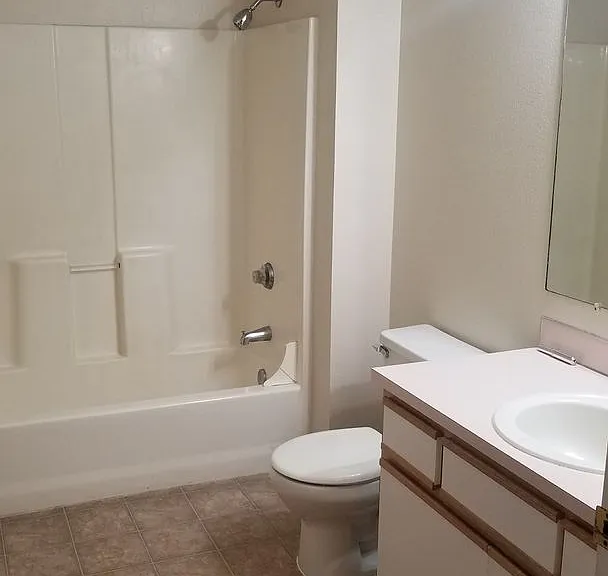 154-Sandy Dr Apts — Photo 24