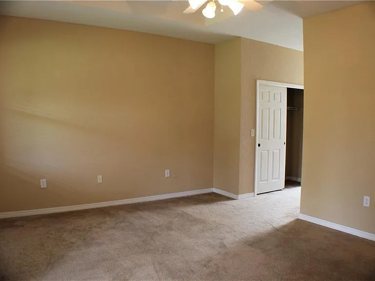 368 Eppinger Dr — Photo 7