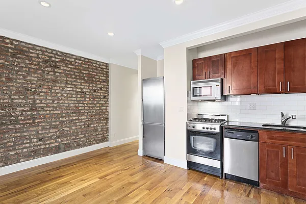 Rented by Cooper & Cooper Real Estate | media 8