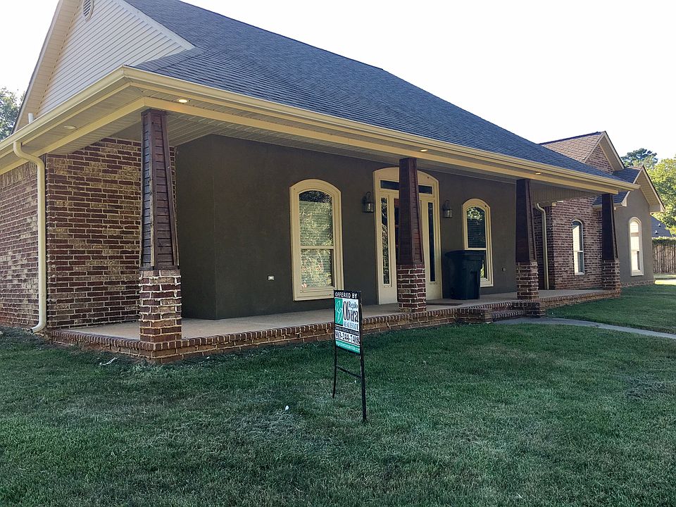 1st image of 321 Memorial Dr