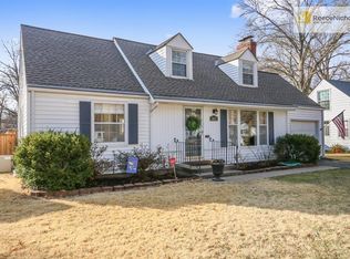 4815 Tomahawk Rd, Prairie Village, KS 66208