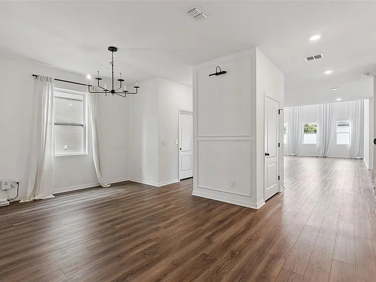 756 Steerview St — Photo 12