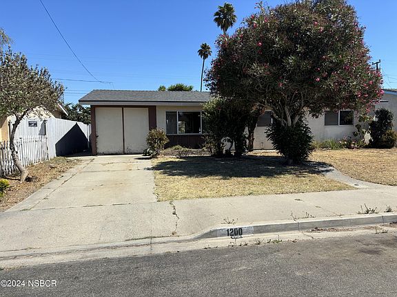 2nd image of 1200 N Oakley Ave