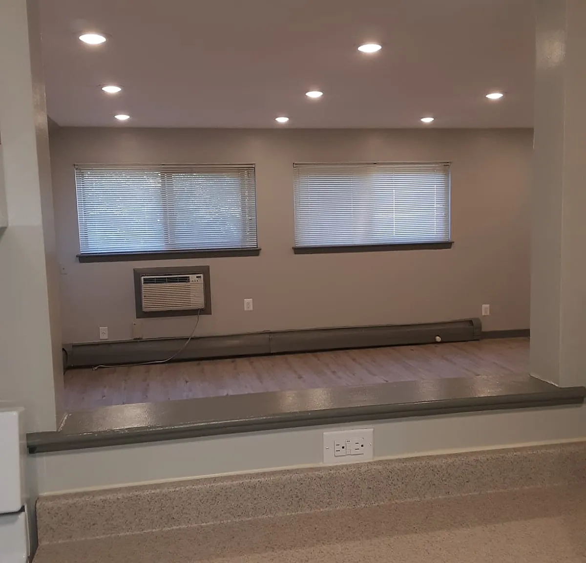 2 bed, 975 sqft, $1,800 — Photo 2