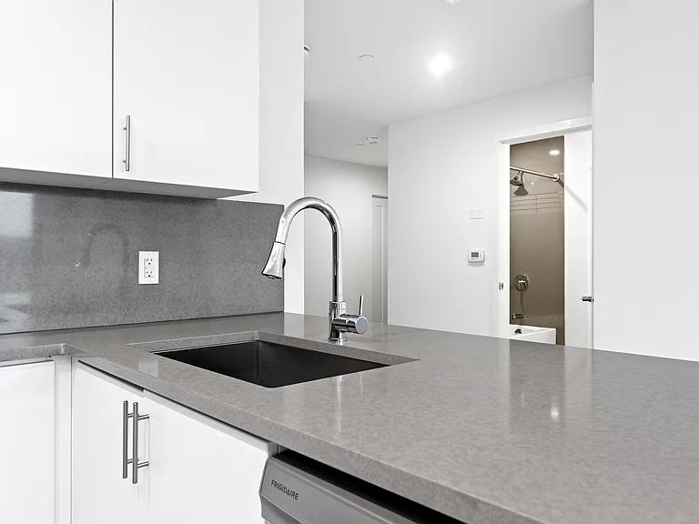 383 Albert St — Photo 65
