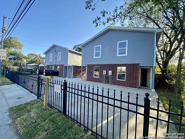 3 bed, 2.0 bath, 1132 sqft, $1,250 — Photo 2
