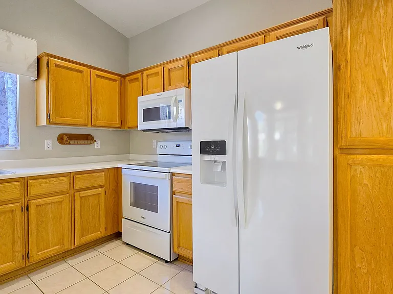 15062 W Piccadilly Rd — Photo 7