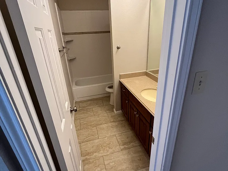 6303 Santee — Photo 17