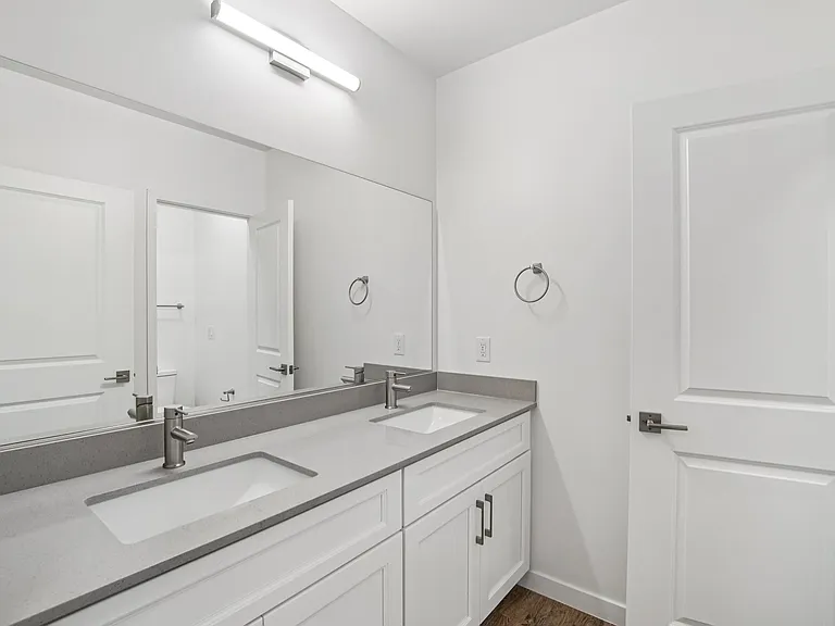 Williams Court — Photo 25