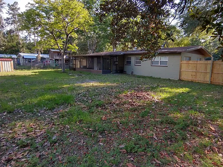 4103 NW 21st Dr — Photo 17