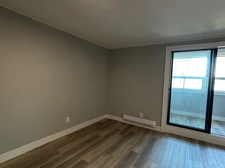 253 Augusta Ave #3 — Photo 5
