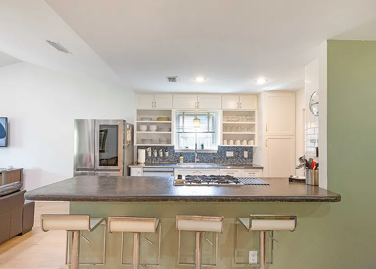 Breakfast bar
