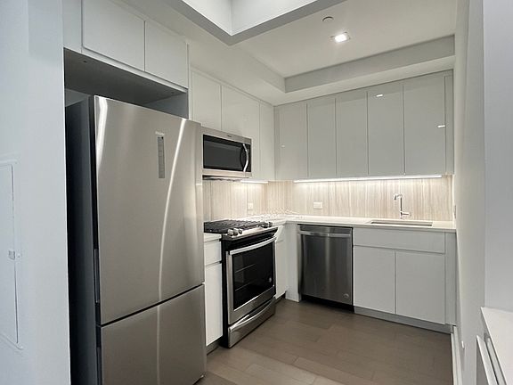 5th image of 2922 Northern Blvd APT 1509